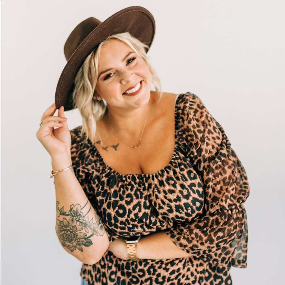 Meet your Posher, Elissa
